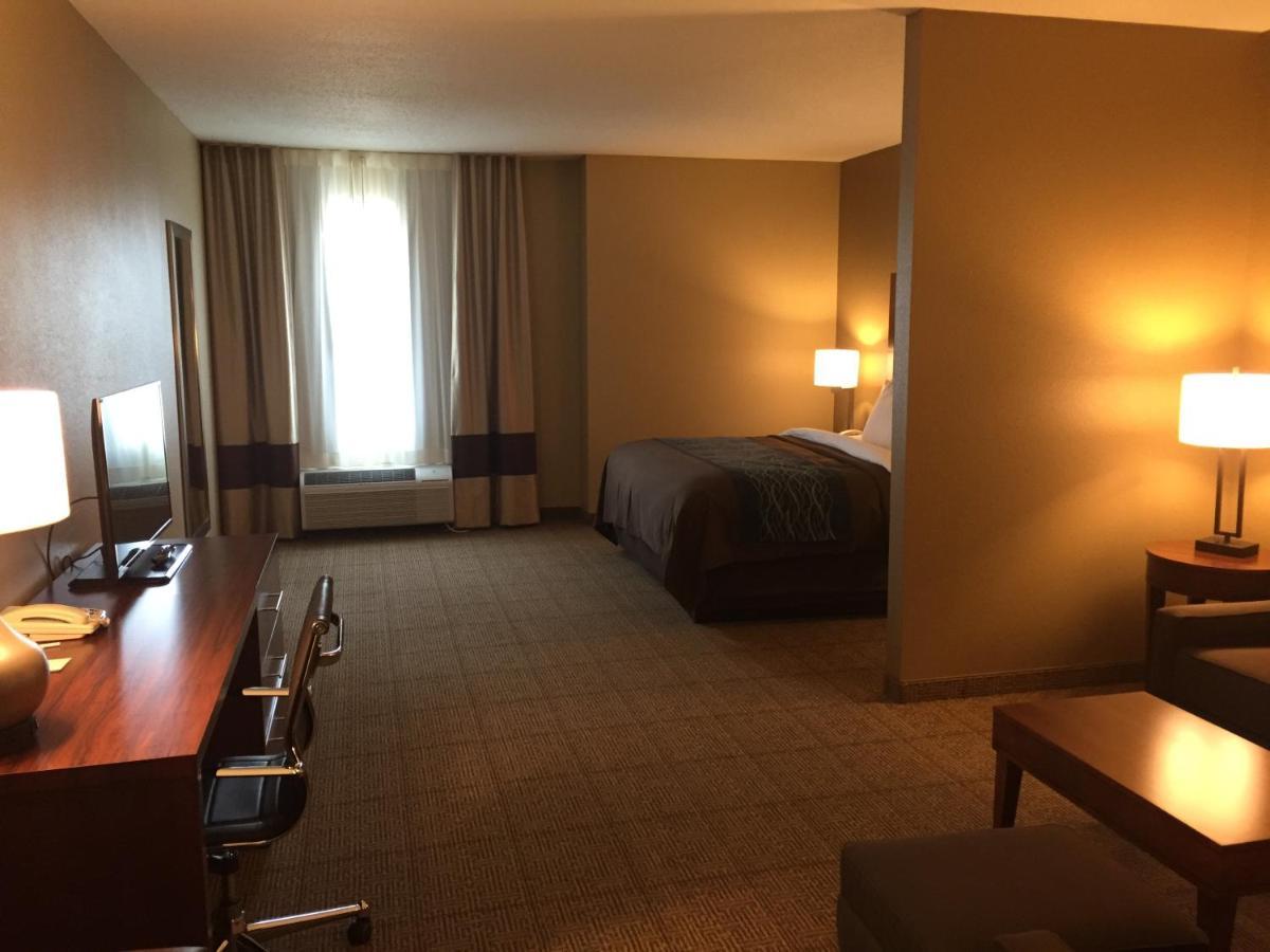 Comfort Inn & Suites Lynchburg Airport - University Area Екстер'єр фото