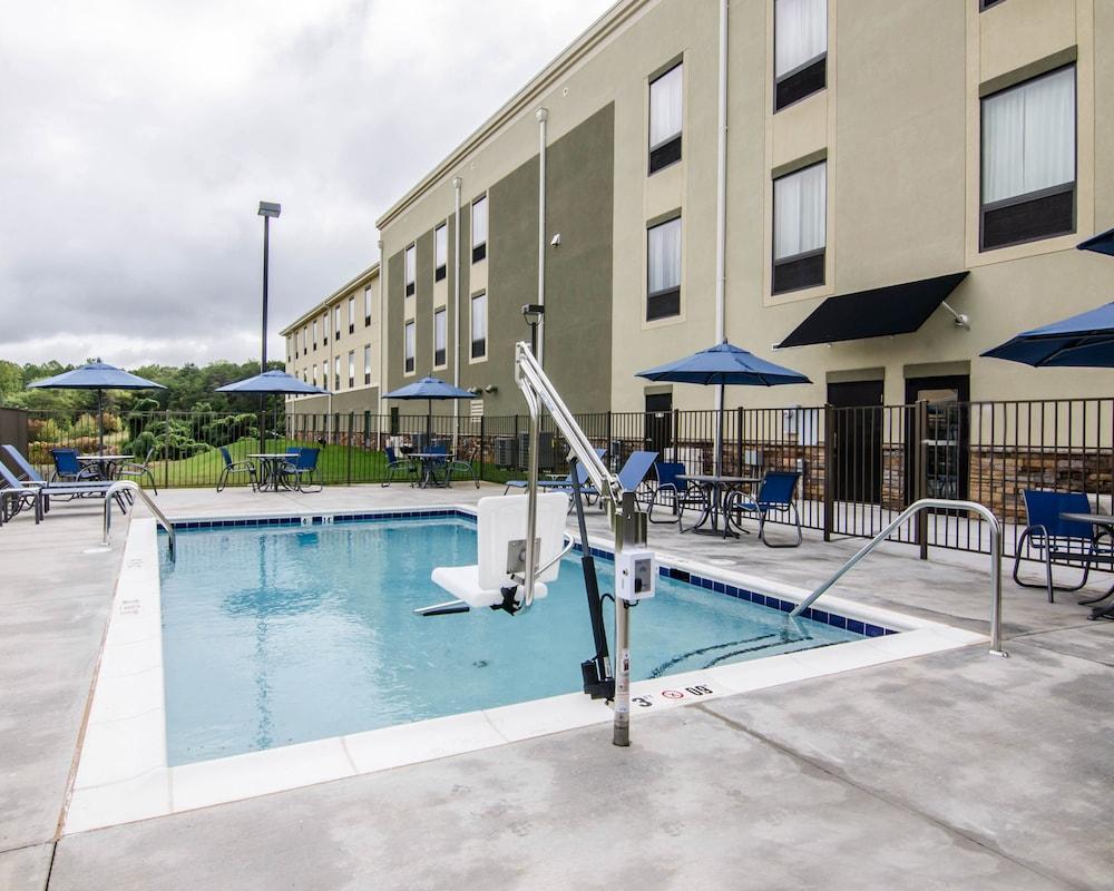 Comfort Inn & Suites Lynchburg Airport - University Area Екстер'єр фото