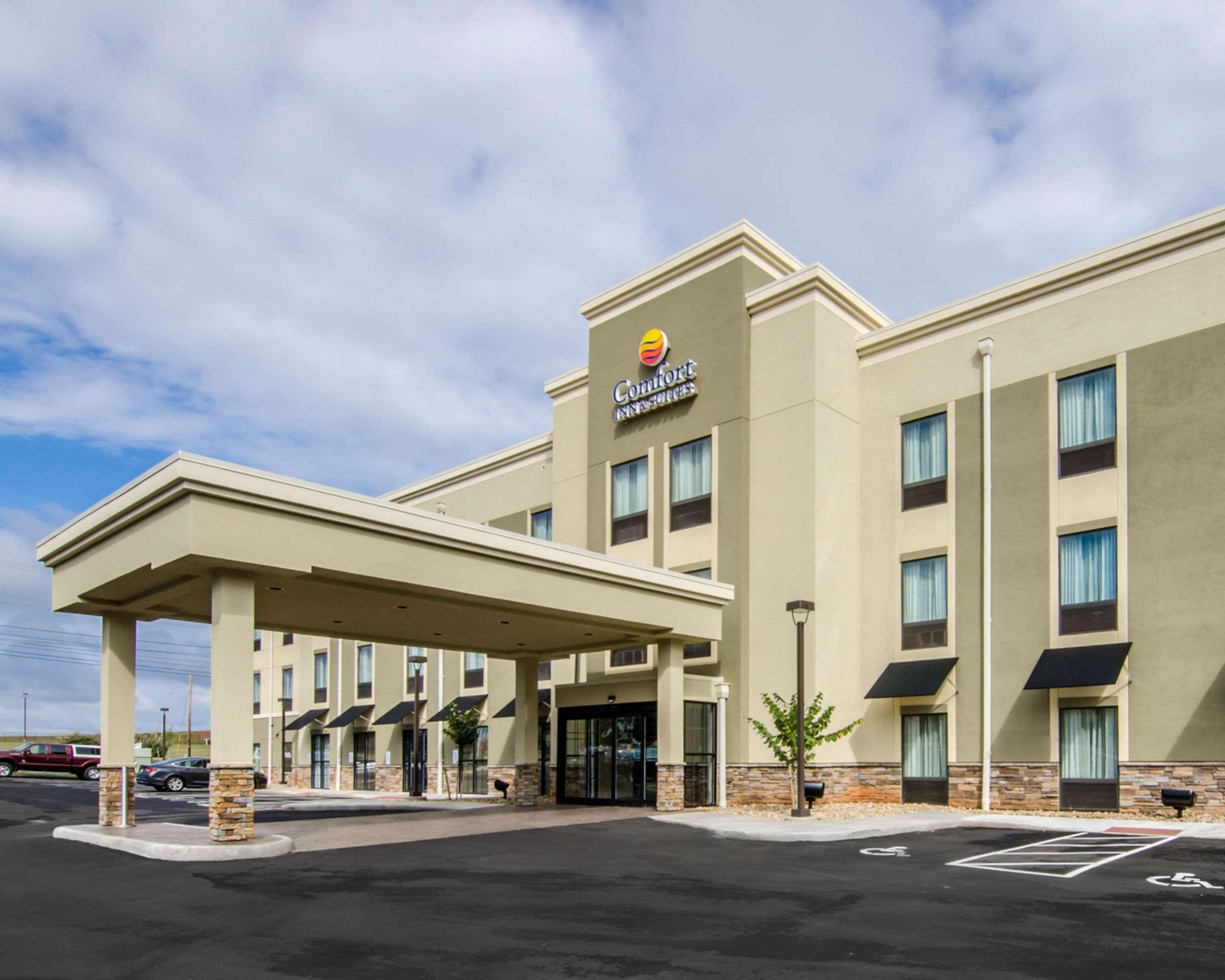 Comfort Inn & Suites Lynchburg Airport - University Area Екстер'єр фото