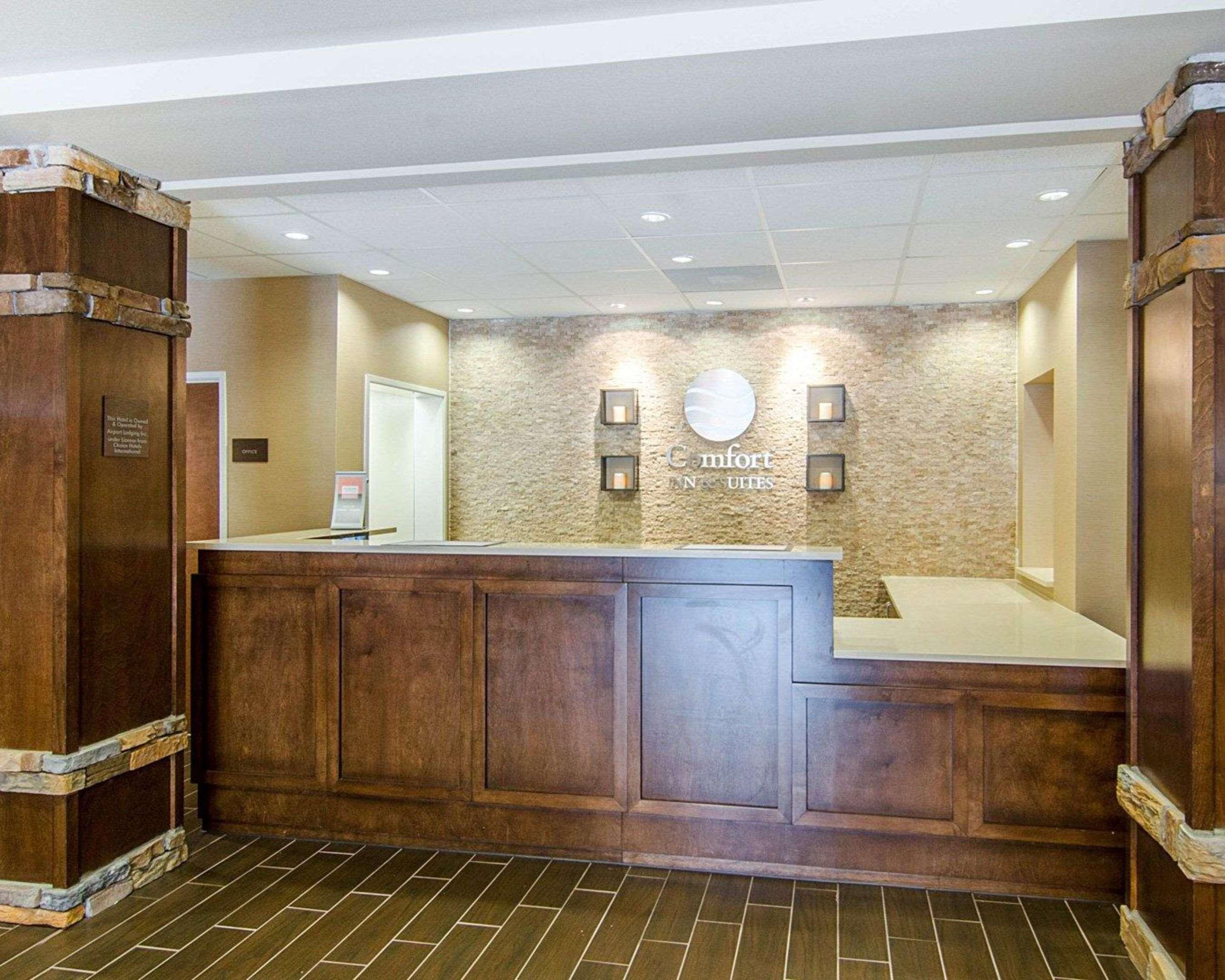 Comfort Inn & Suites Lynchburg Airport - University Area Екстер'єр фото