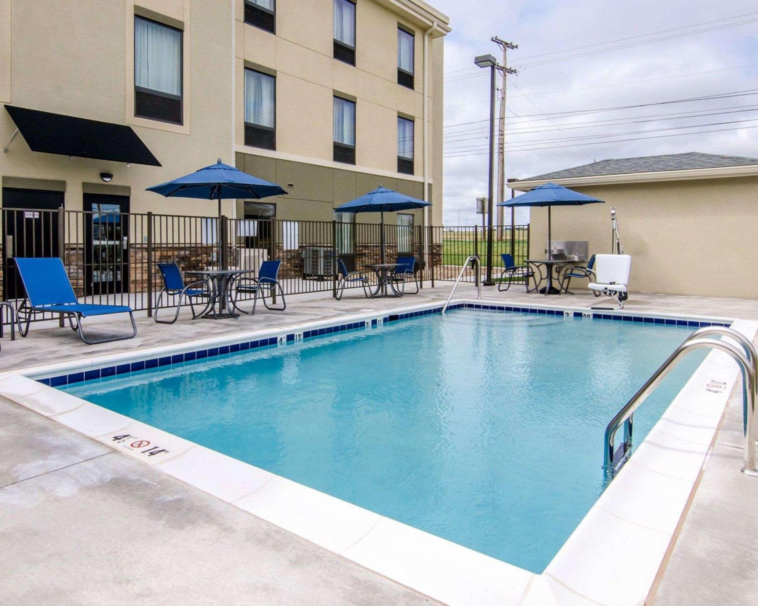 Comfort Inn & Suites Lynchburg Airport - University Area Екстер'єр фото