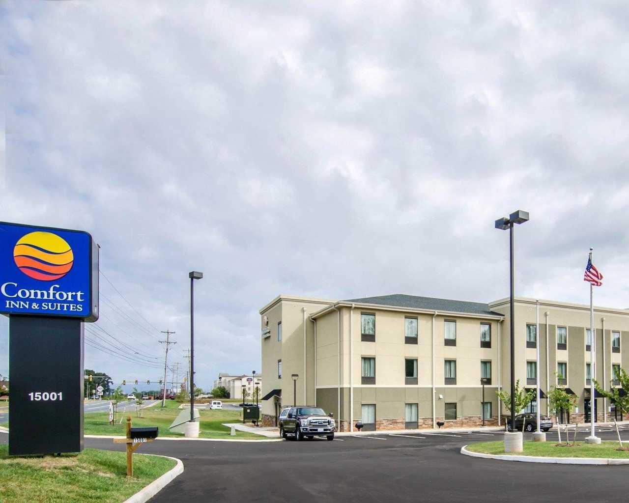 Comfort Inn & Suites Lynchburg Airport - University Area Екстер'єр фото