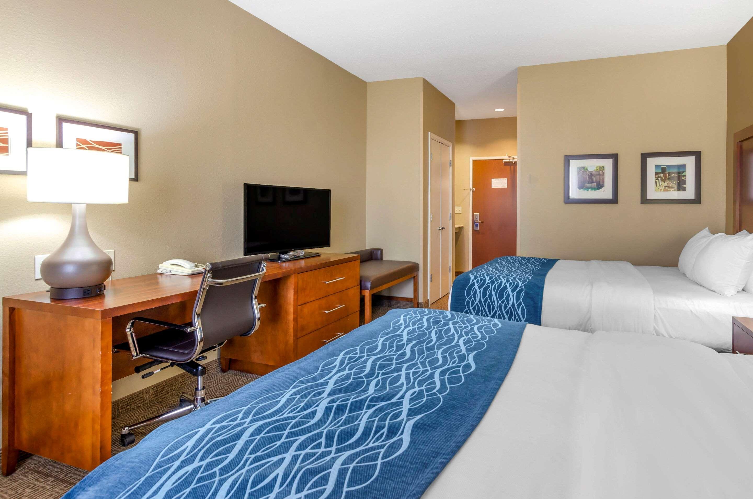 Comfort Inn & Suites Lynchburg Airport - University Area Екстер'єр фото