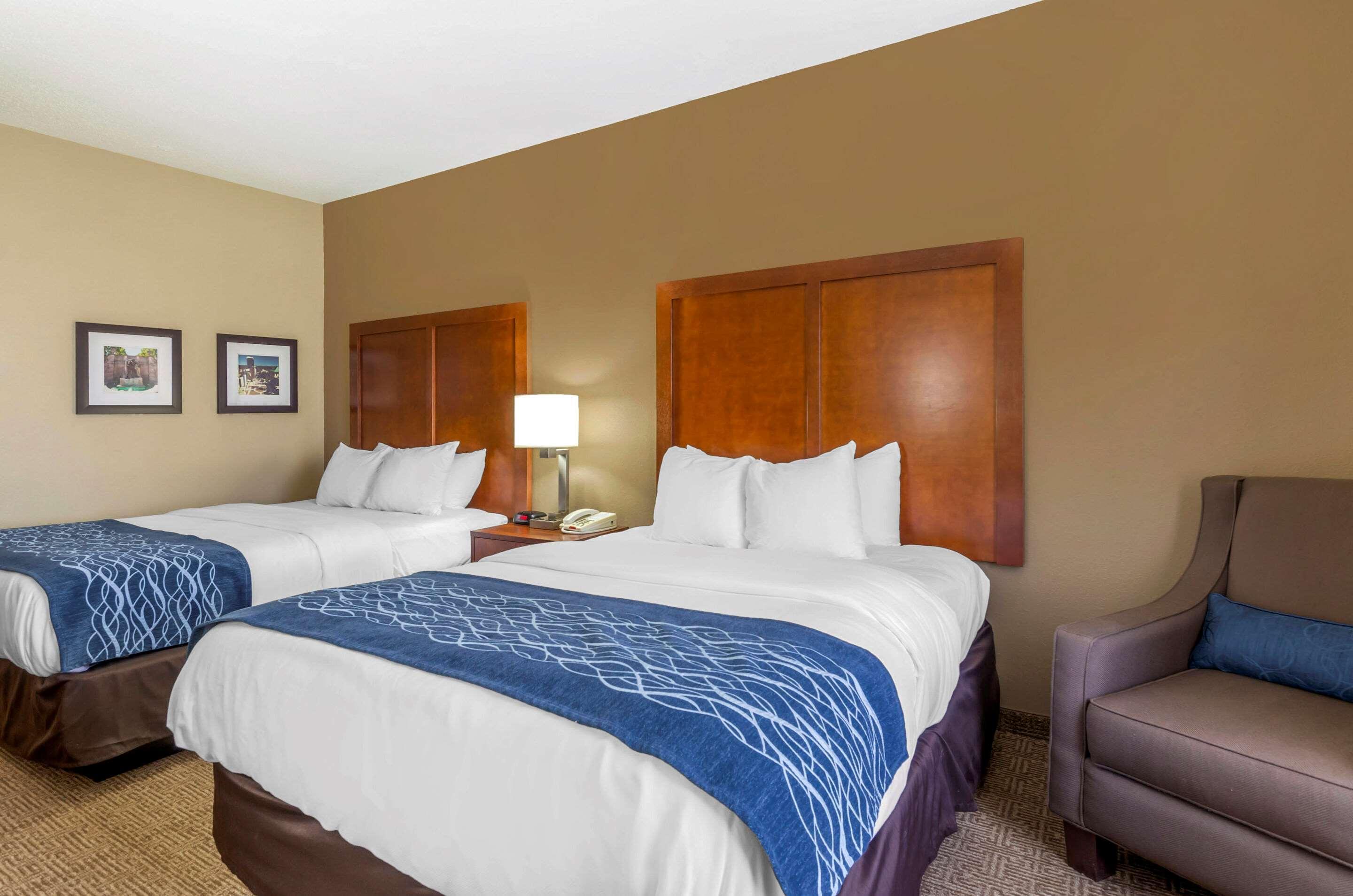 Comfort Inn & Suites Lynchburg Airport - University Area Екстер'єр фото