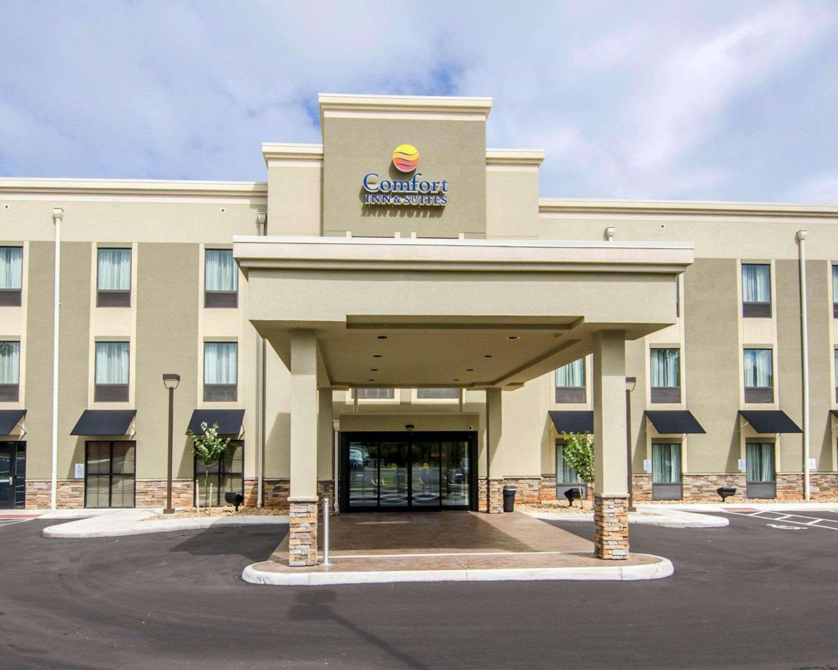 Comfort Inn & Suites Lynchburg Airport - University Area Екстер'єр фото