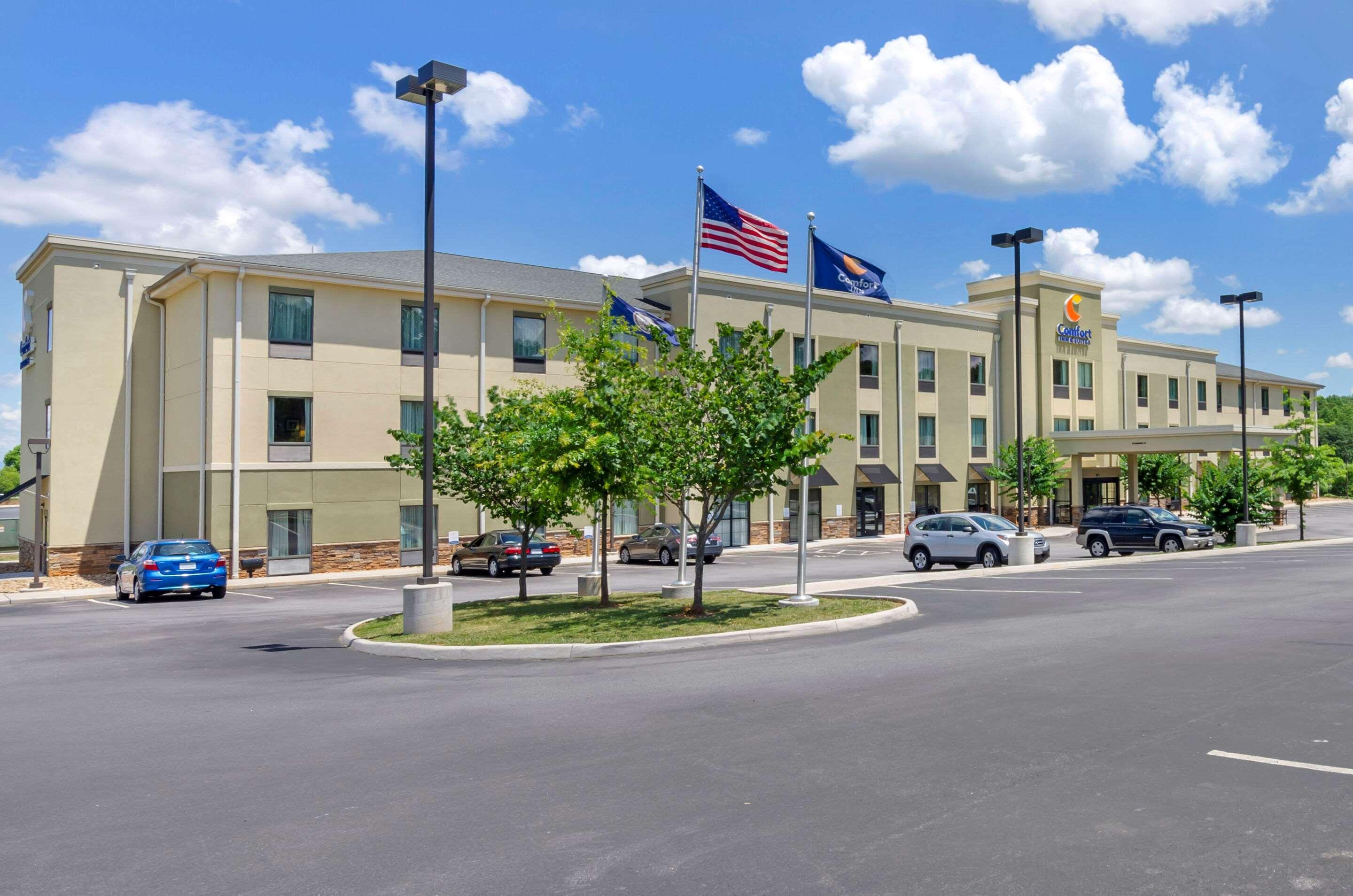 Comfort Inn & Suites Lynchburg Airport - University Area Екстер'єр фото