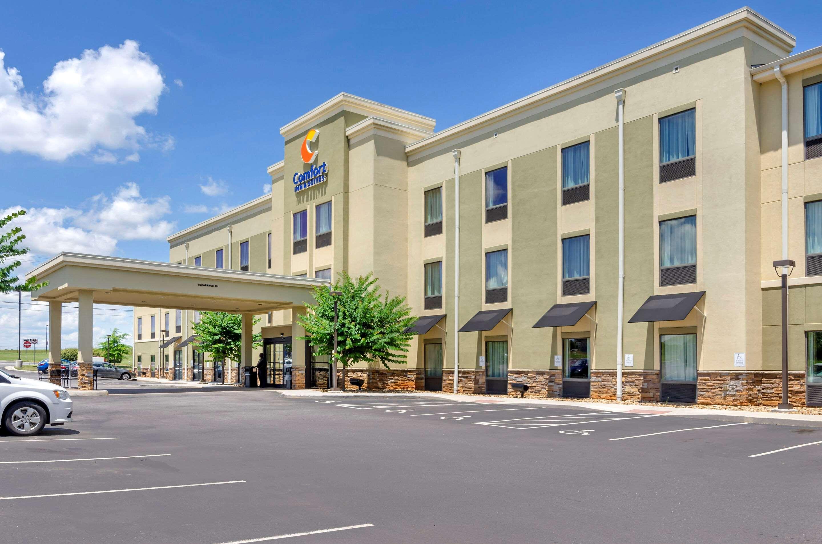 Comfort Inn & Suites Lynchburg Airport - University Area Екстер'єр фото